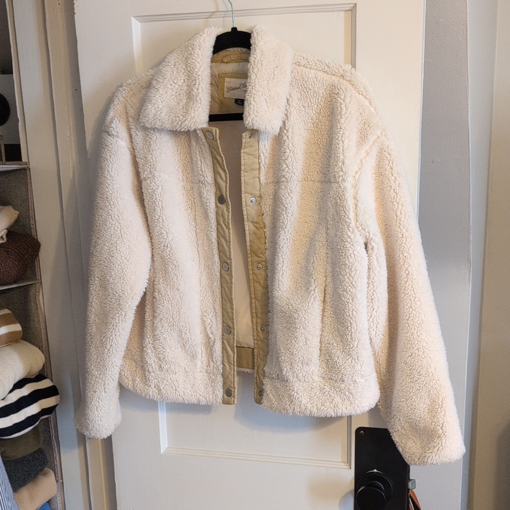 Universal Thread Cream Teddy Jacket